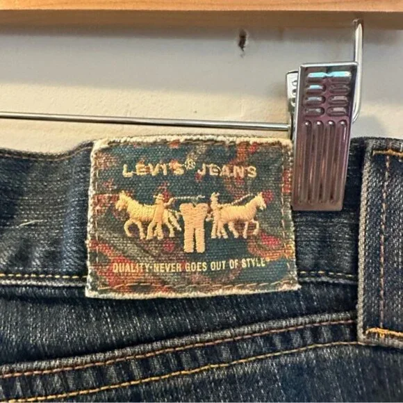 Levi’s 504 Slouch Straight Distressed Studded Floral Embroidered Jeans Sz 7 M - Picture 9 of 14